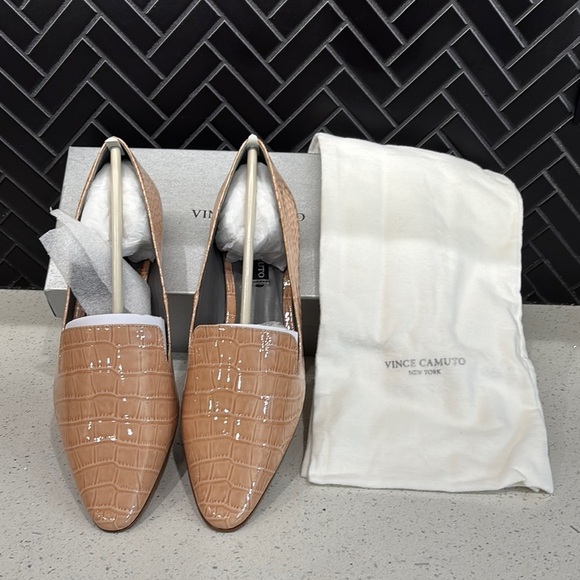 Vince Camuto Kikie Loafer in Cream Puff, Size 9M - Picture 2 of 3